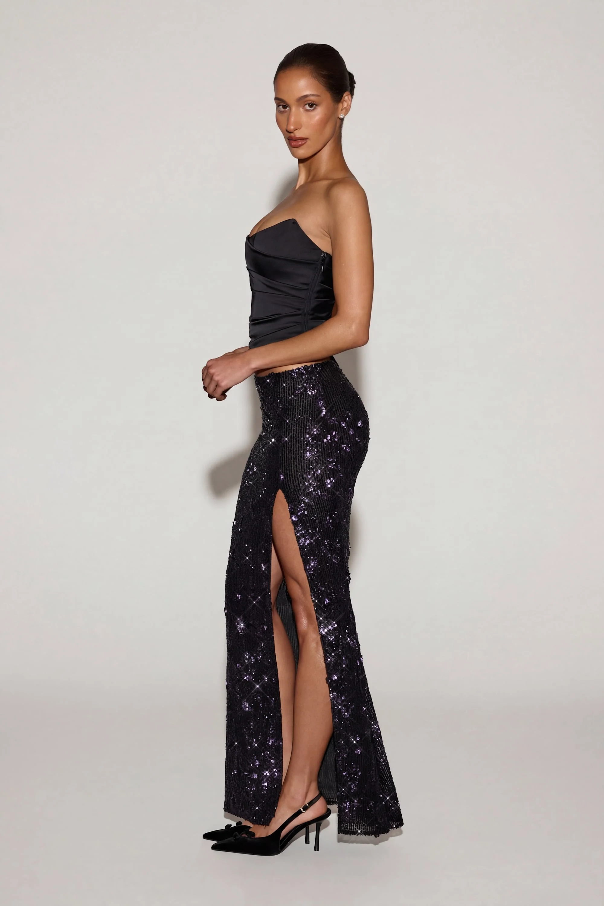 Embellished Mid-Rise Thigh-Split Maxi Skirt in Black Purple - Image 3