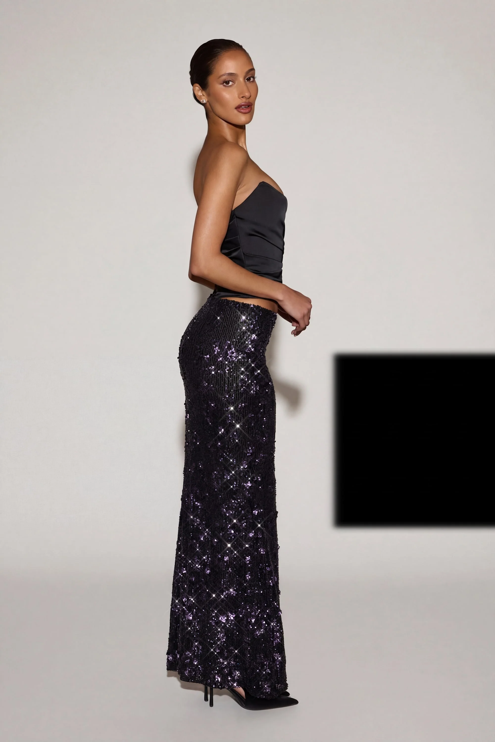 Embellished Mid-Rise Thigh-Split Maxi Skirt in Black Purple - Image 7