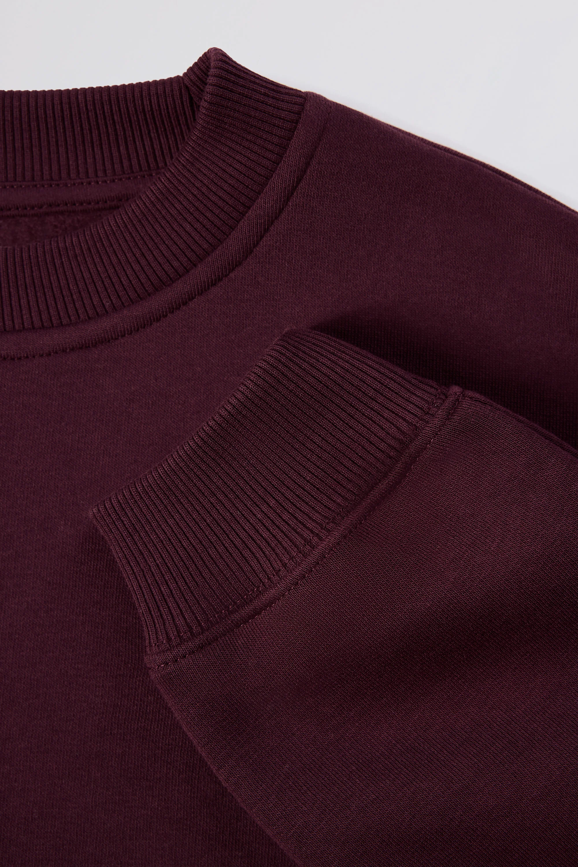 Oversized Crew-Neck Jumper in Burgundy - Image 5