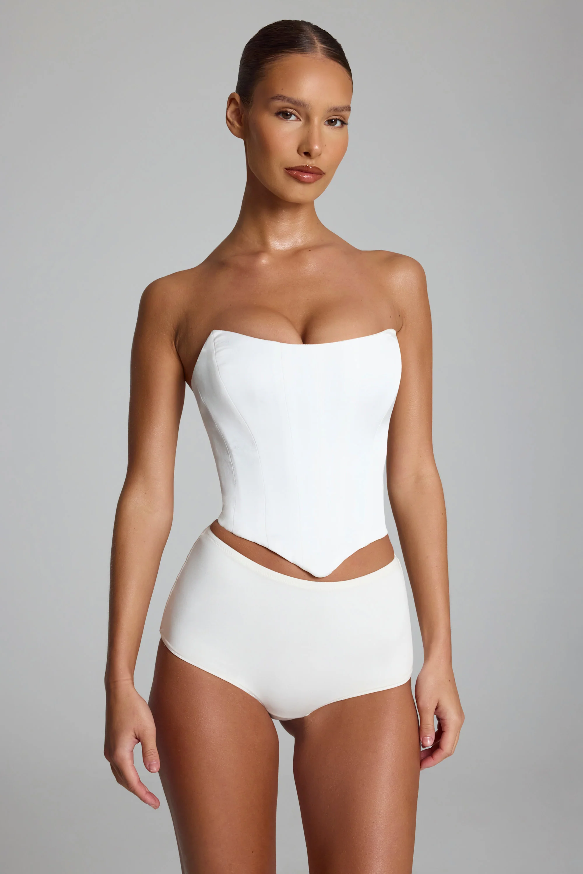Slinky Jersey Low-Rise Hotpants in White - Image 4